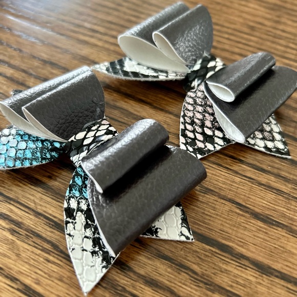 SOLD•Shoe Clips - Picture 3 of 3